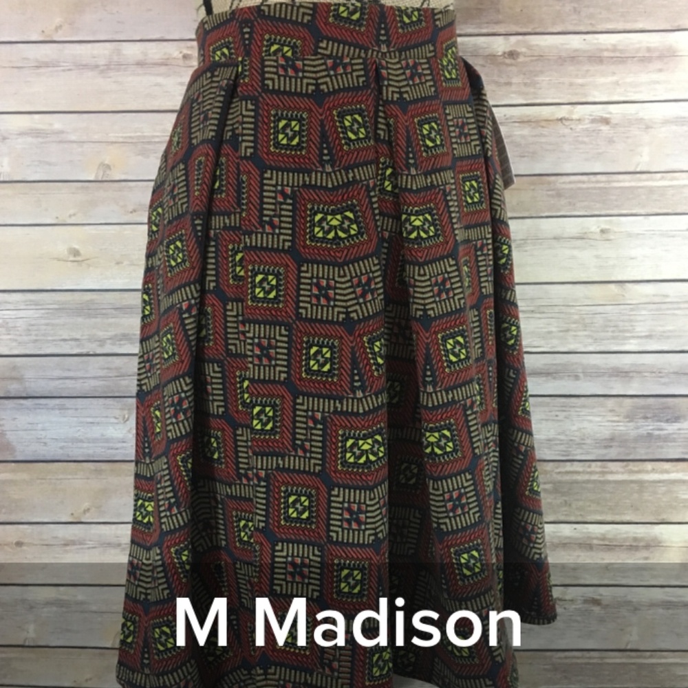 Madison full skirt with pockets, Medium